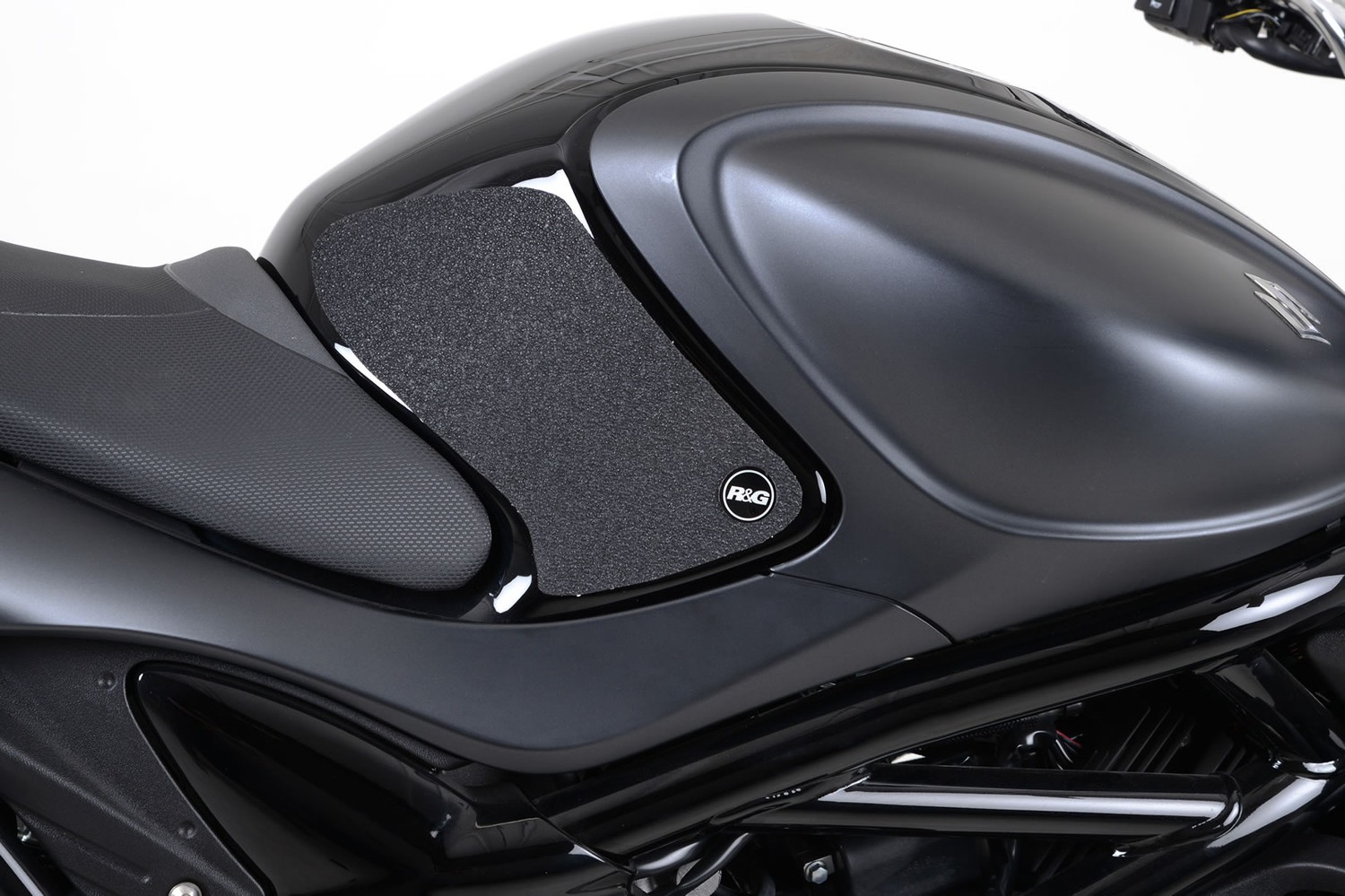 R&G Racing Tank Traction 2-Grip Kit for the Suzuki Gladius '09-'19 R&G Racing Tank Traction 2-Grip Kit for the Suzuki Gladius '09-'19